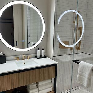Panoramic Corner King Suite Square View